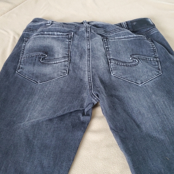 Silver Jeans - Picture 3 of 8